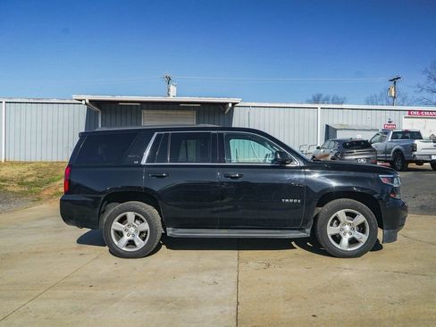 Used 2017 Chevrolet Tahoe LT image 3