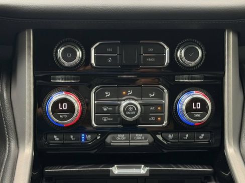 Certified 2022 GMC Yukon XL Denali AWD/4WD image 24