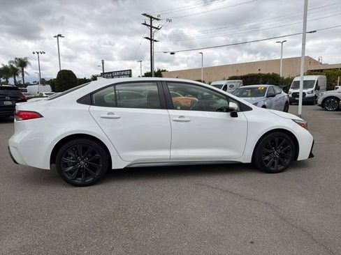 Used 2023 Toyota Corolla SE w/ SE Premium Package FWD image 9