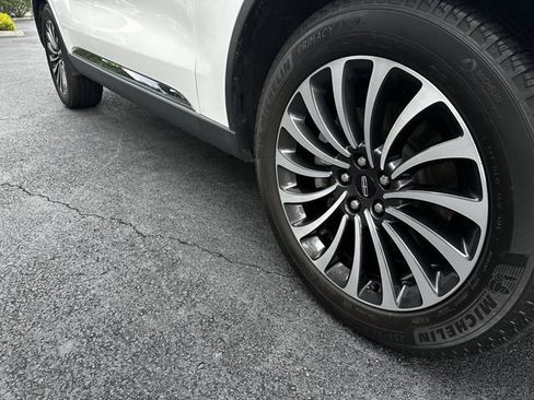Certified 2023 Lincoln Aviator AWD w/ Premium Package image 11