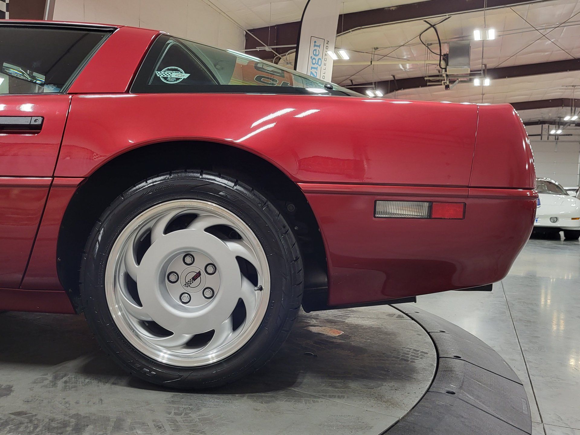 Used 1991 Chevrolet Corvette ZR1 RWD image 8
