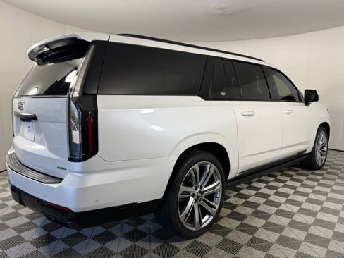 Used 2025 Cadillac Escalade ESV Sport Platinum AWD/4WD image 8