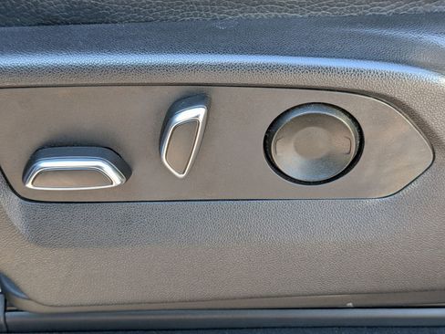 Used 2023 GMC Yukon XL Denali image 16