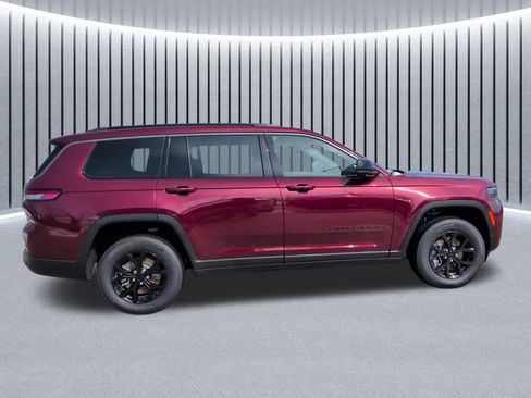 New 2026 Jeep Grand Cherokee L Laredo image 5