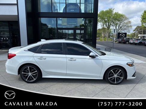 Used 2024 Honda Civic Touring image 4