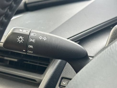 Used 2023 Toyota Prius LE FWD image 35