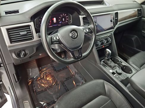 Used 2019 Volkswagen Atlas SEL Premium image 2