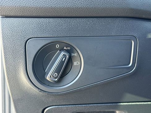 Used 2023 Volkswagen Tiguan SE R-Line image 28