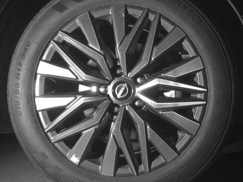 Used 2025 Nissan Altima 2.5 SV FWD image 13