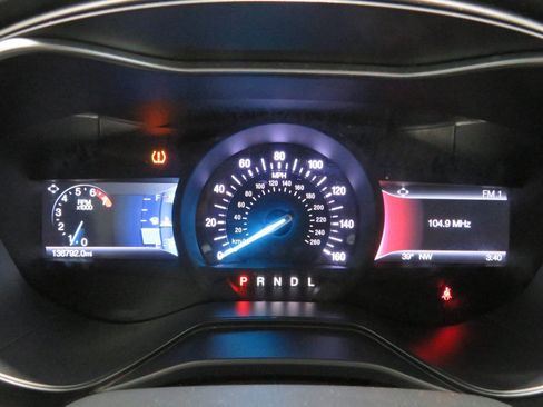 Used 2019 Ford Fusion SE image 17