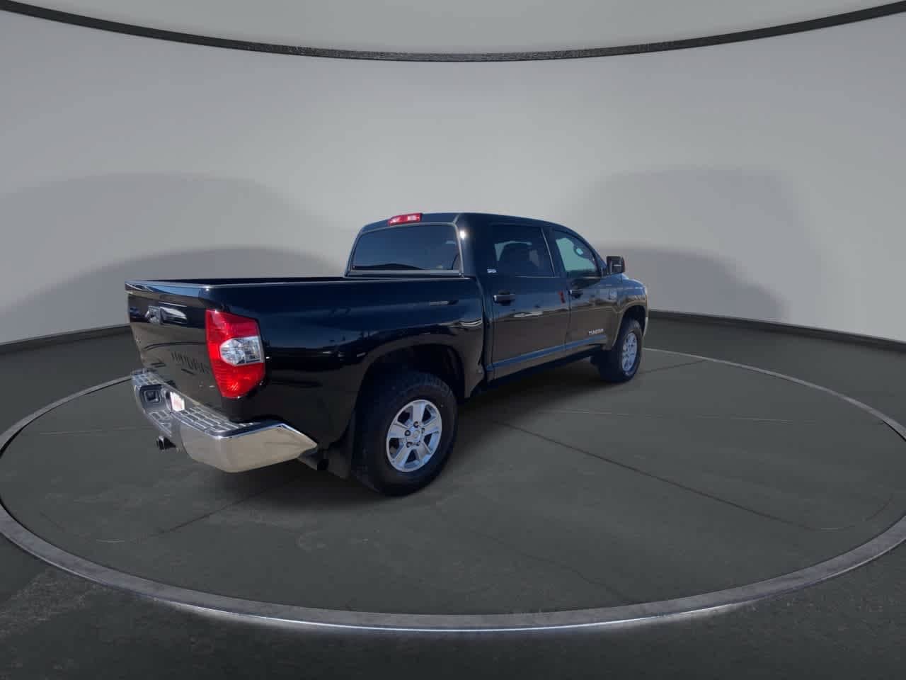 Used 2018 Toyota Tundra SR5 w/ SR5 Upgrade Package AWD/4WD image 9