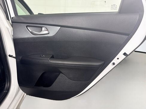 Used 2019 Kia Forte LXS FWD image 27