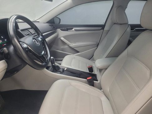 Used 2018 Volkswagen Passat 2.0T R-Line FWD image 17