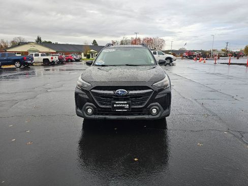 Used 2023 Subaru Outback Premium image 5