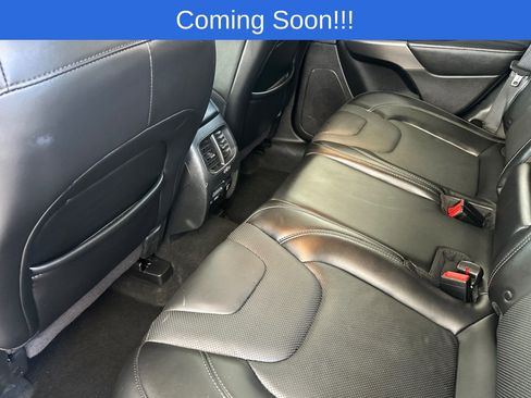 Used 2019 Jeep Cherokee Limited image 12