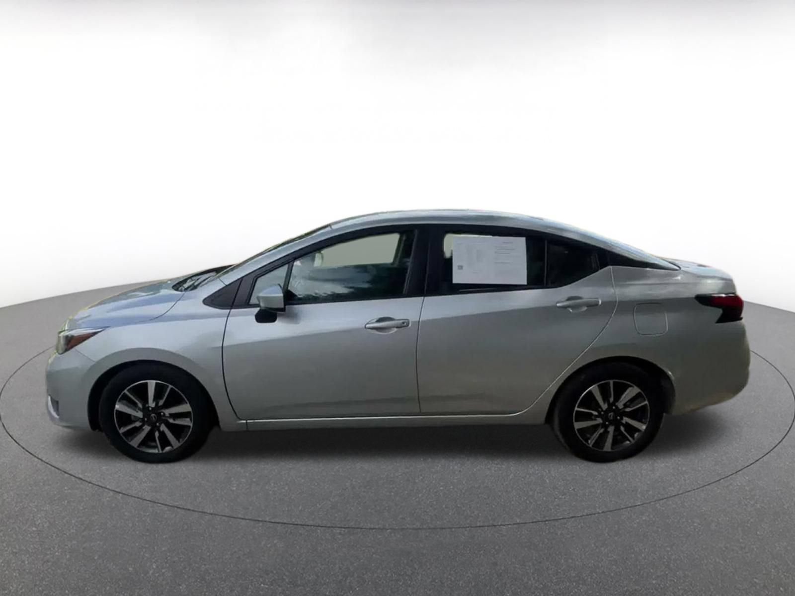 Used 2025 Nissan Versa SV FWD image 8