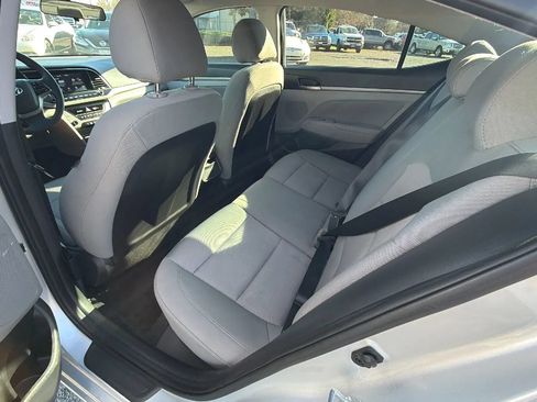 Used 2018 Hyundai Elantra SEL FWD image 9