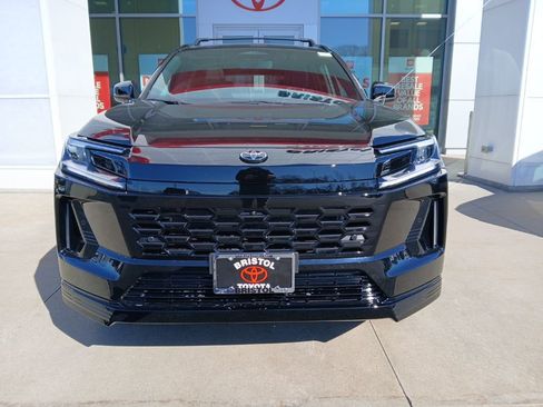 New 2026 Toyota RAV4 FWD image 6