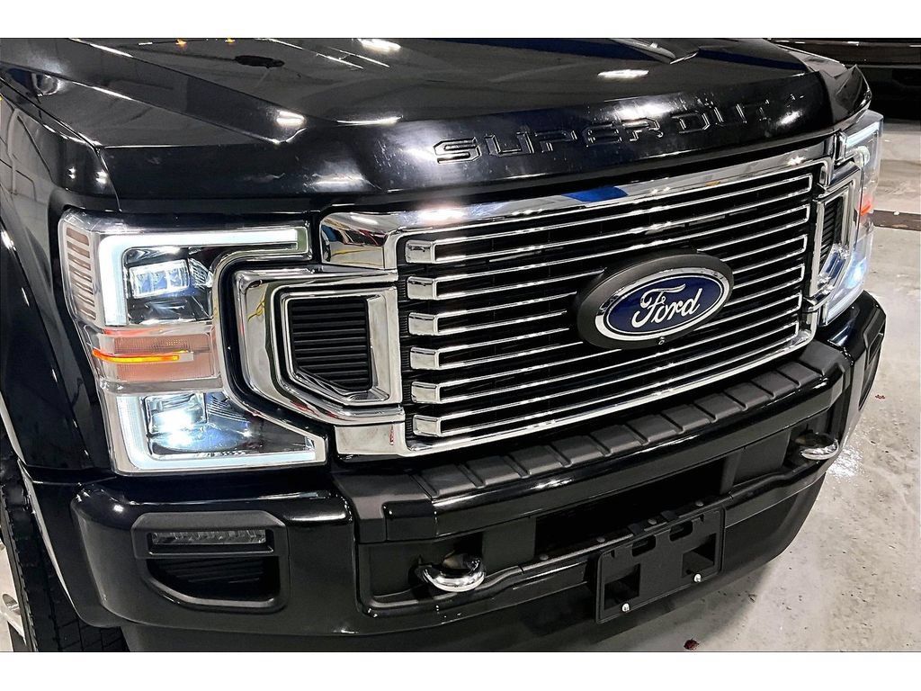 Used 2022 Ford F450 Platinum w/ FX4 Off-Road Package AWD/4WD image 31