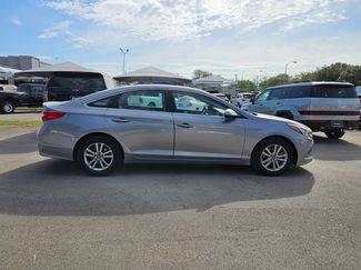 Used 2016 Hyundai Sonata SE w/ Cargo Package video 4