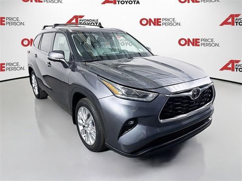 Certified 2025 Toyota Highlander Limited image 1