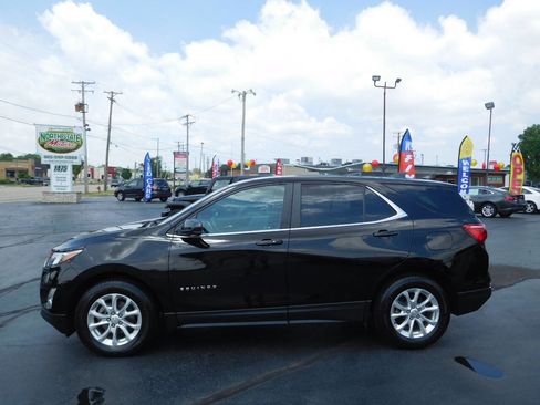 Used 2021 Chevrolet Equinox LT w/ Driver Convenience Package FWD image 2