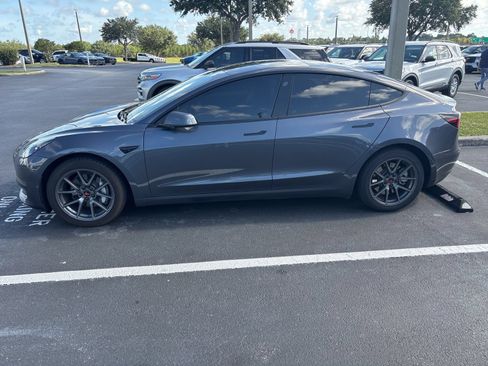 Used 2023 Tesla Model 3 Standard Range RWD image 4