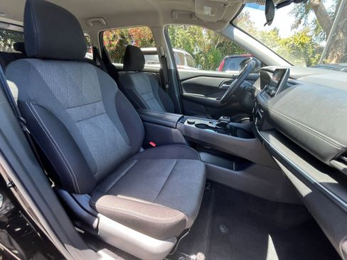 Used 2025 Nissan Rogue SV AWD/4WD image 37