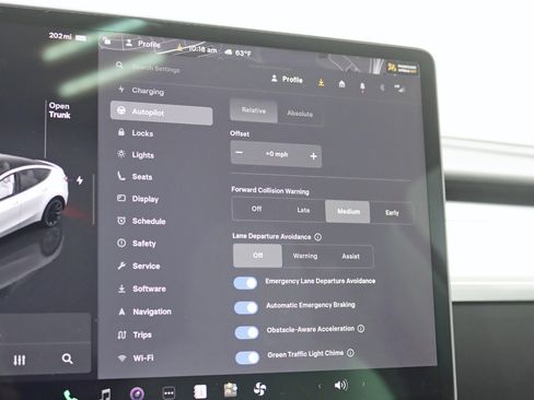 Used 2022 Tesla Model Y Long Range image 24