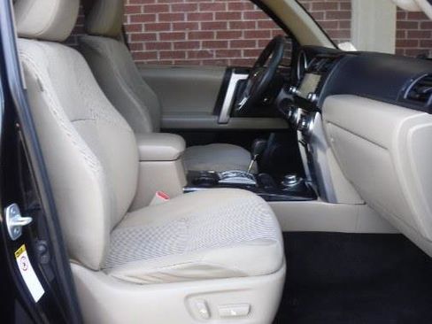 Used 2013 Toyota 4Runner SR5 w/ Convenience Pkg image 6