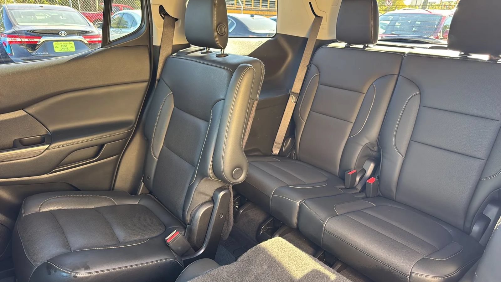 Used 2019 GMC Acadia SLT FWD image 18