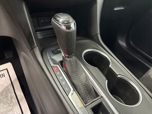 Used 2021 Chevrolet Equinox LT image 28