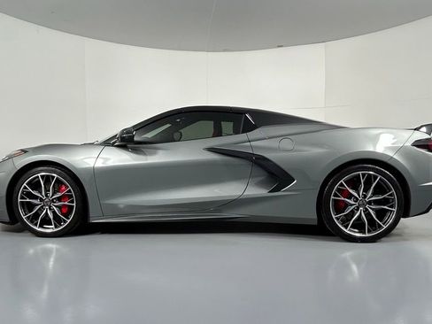 Used 2024 Chevrolet Corvette Stingray Premium Conv w/ Z51 Performance Package image 4