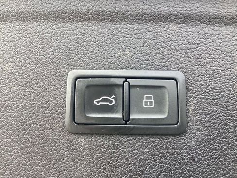 Used 2018 Audi Q5 2.0T Premium Plus w/ Premium Plus Package image 10