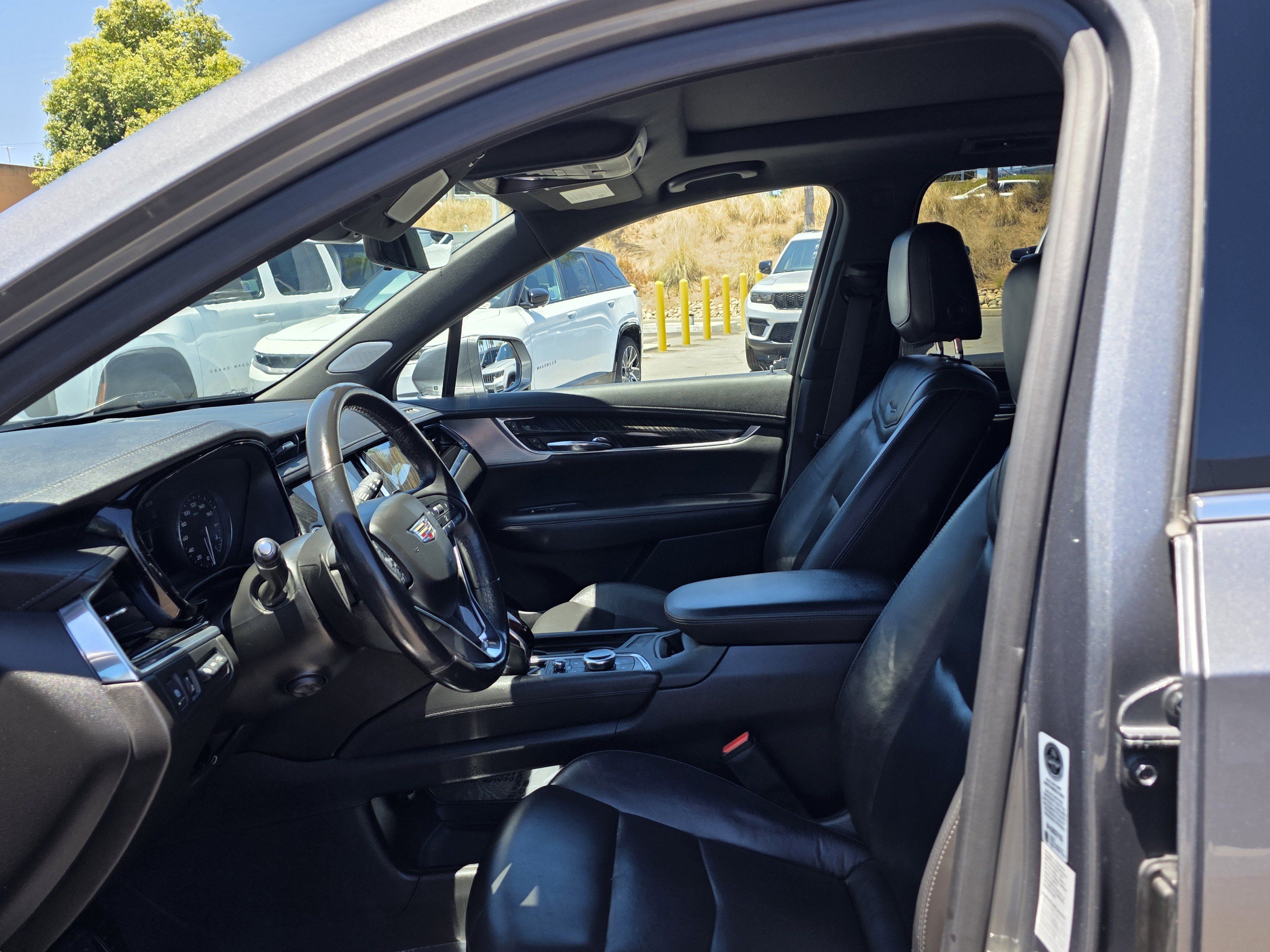 Used 2020 Cadillac XT6 Premium Luxury FWD image 12