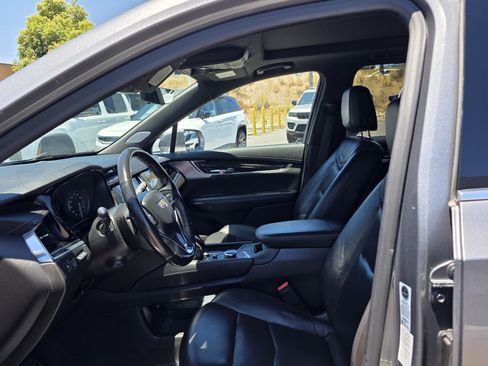 Used 2020 Cadillac XT6 Premium Luxury FWD image 12