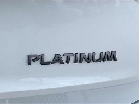 Used 2025 Nissan Rogue Platinum FWD image 8