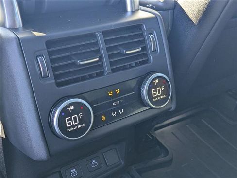 Used 2025 Land Rover Discovery S AWD/4WD image 18