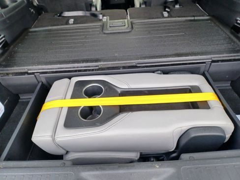 Used 2023 Honda Pilot Touring image 29