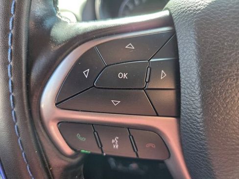 Used 2021 Jeep Grand Cherokee Laredo X image 30