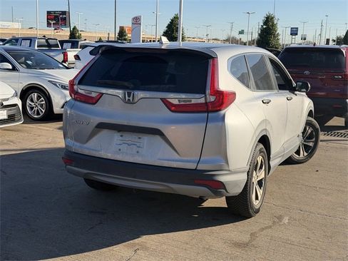 Used 2018 Honda CR-V LX image 5
