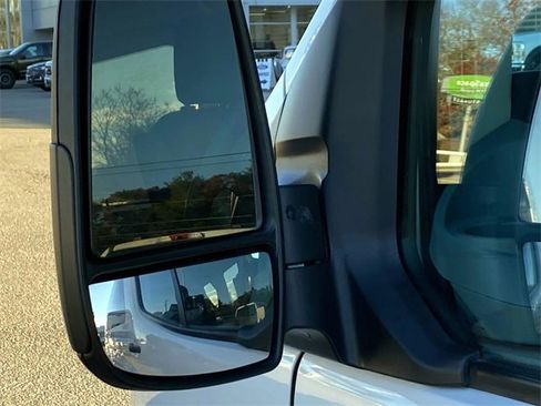 Used 2018 Ford Transit 350 XLT image 26