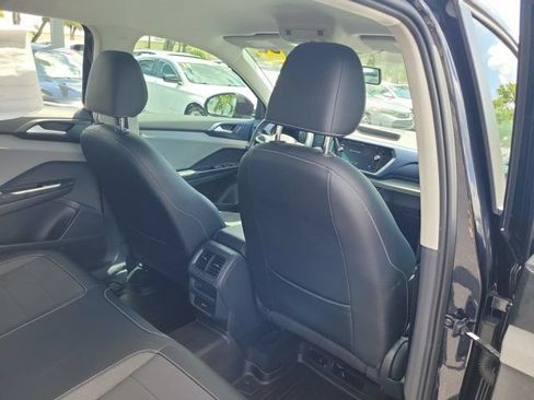 Certified 2022 Volkswagen Taos SE FWD image 10