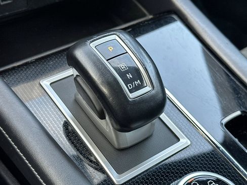 Used 2023 Mitsubishi Outlander SE image 18