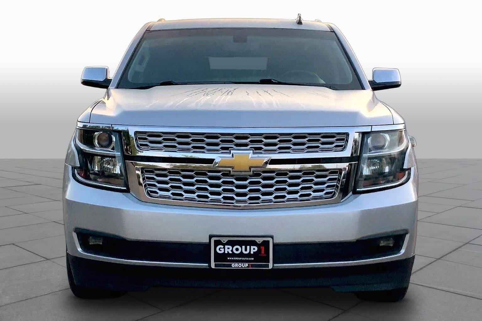 Used 2015 Chevrolet Suburban LS RWD image 4