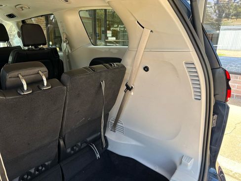 Used 2023 Chrysler Pacifica Touring-L FWD image 20