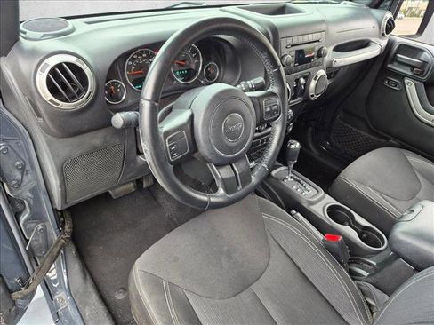 Used 2016 Jeep Wrangler Unlimited Sahara AWD/4WD image 10