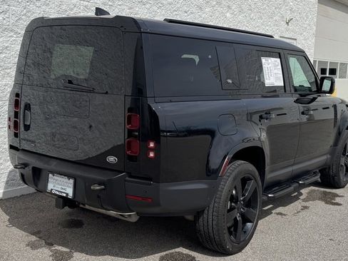 Used 2023 Land Rover Defender 130 SE image 8