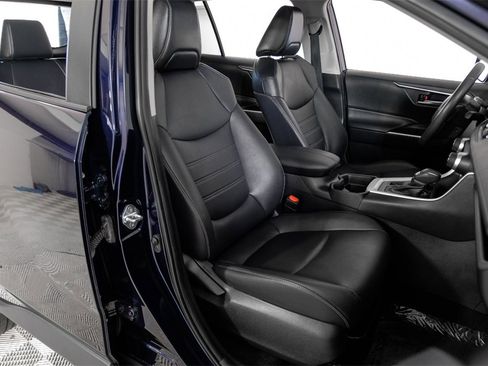 Used 2021 Toyota RAV4 XLE Premium image 39