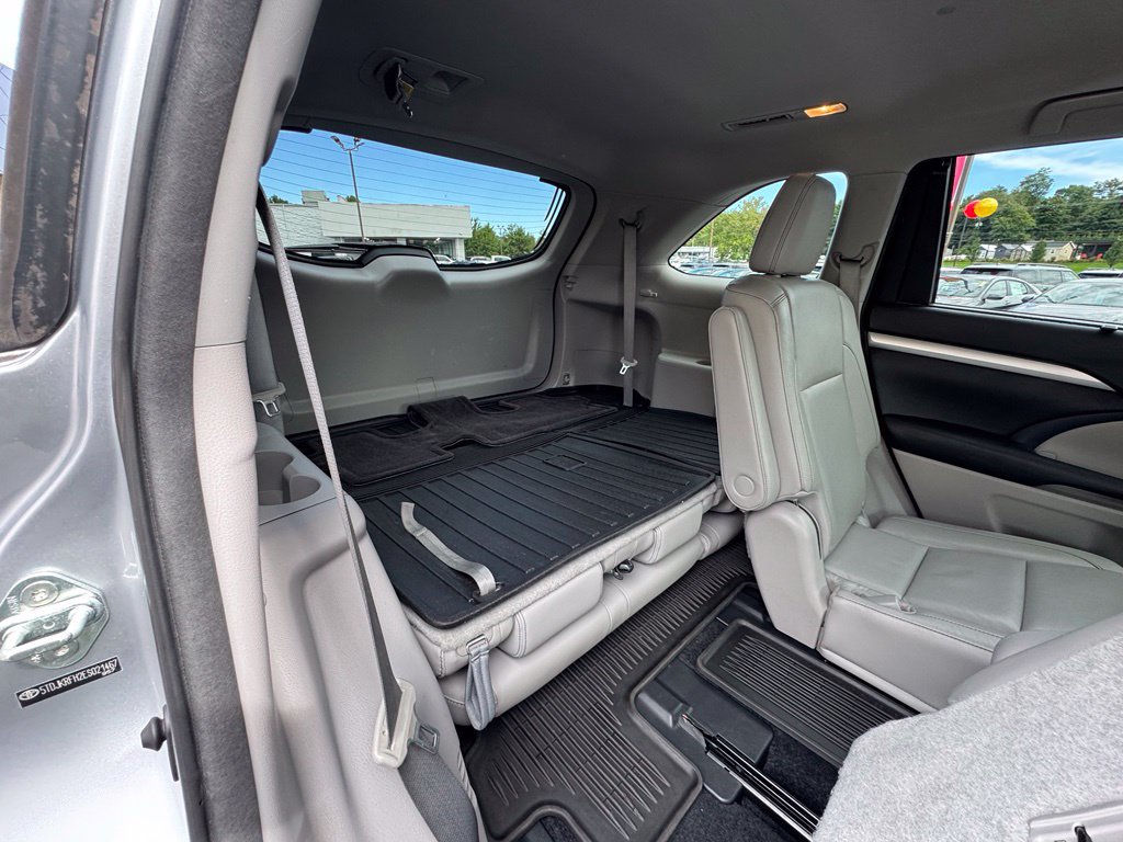 Used 2014 Toyota Highlander XLE AWD/4WD image 33